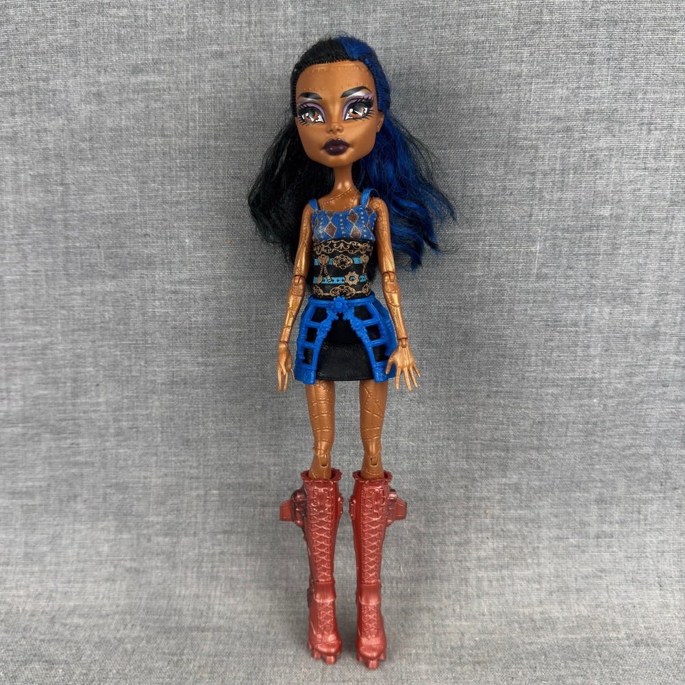 Monster High Robecca Steam G1 Signature Doll 2012 Mattel Incomplete